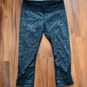Black lululemon Capri leggings size 8
